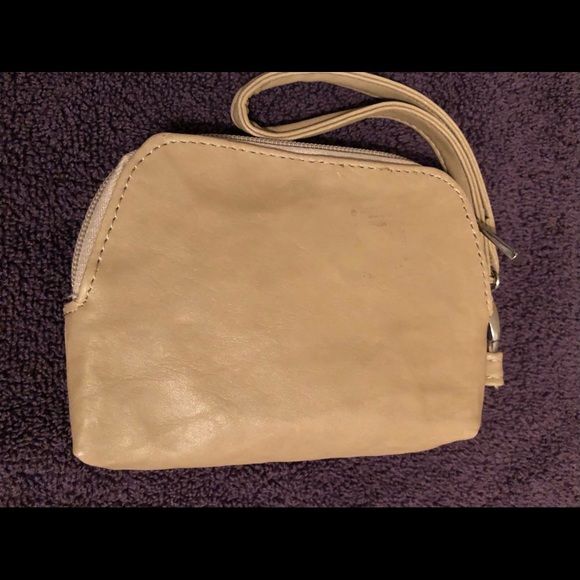 Leather Wristlet w Raised Flower - Picture 5 of 6